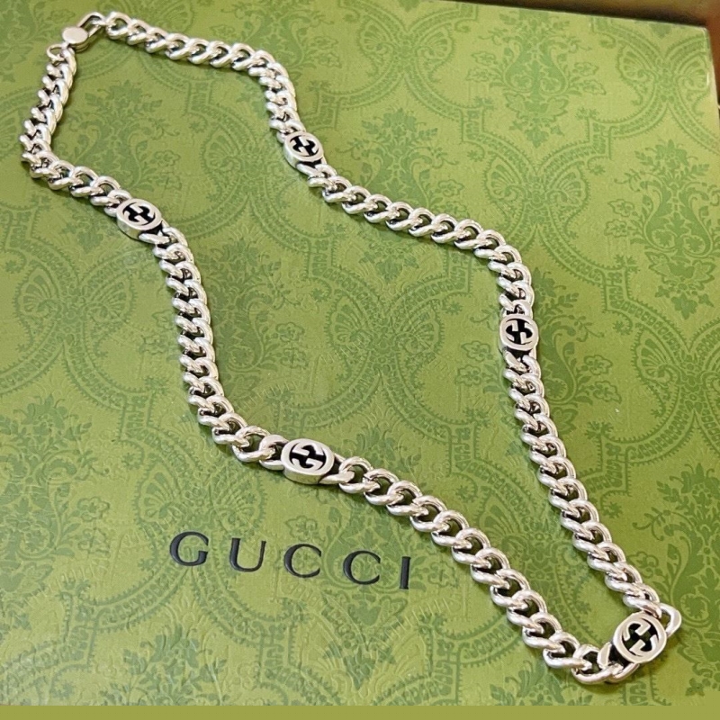 G*u*i necklaces
